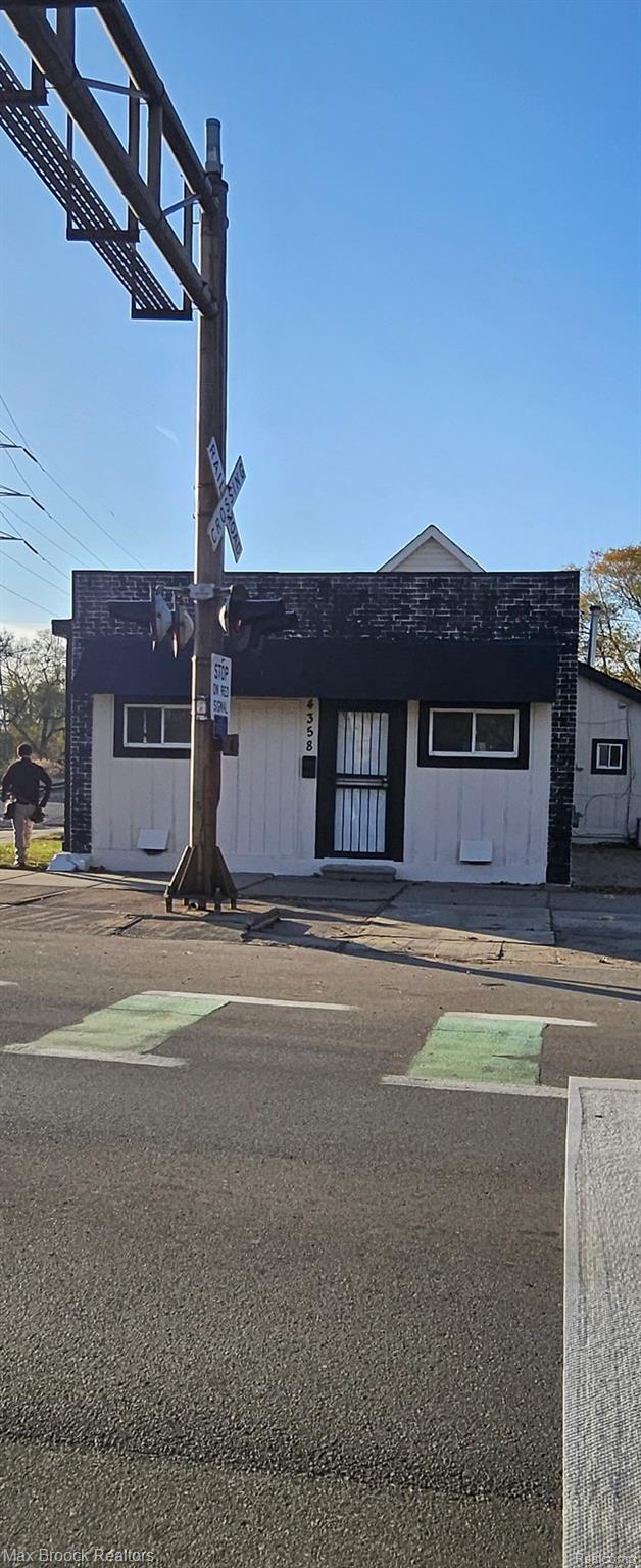 4358 W Jefferson Avenue