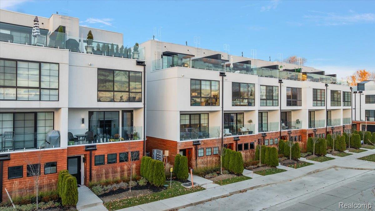 533 E Harrison Avenue 41