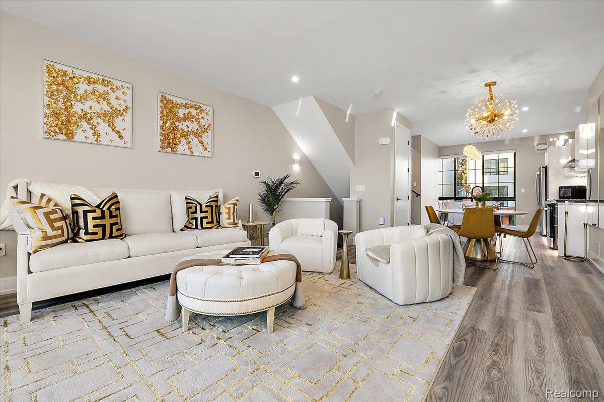 533 E Harrison Avenue 41