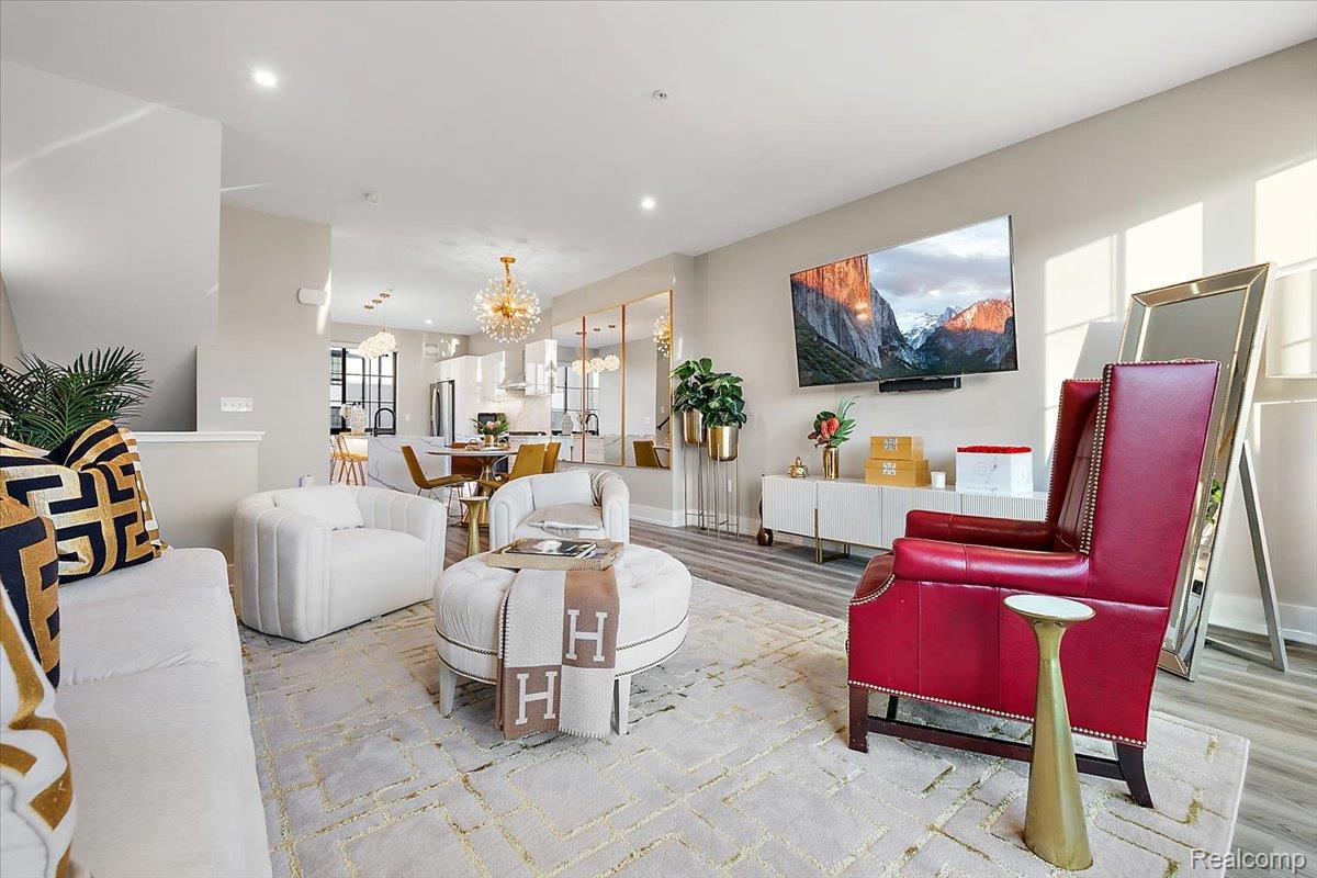 533 E Harrison Avenue 41