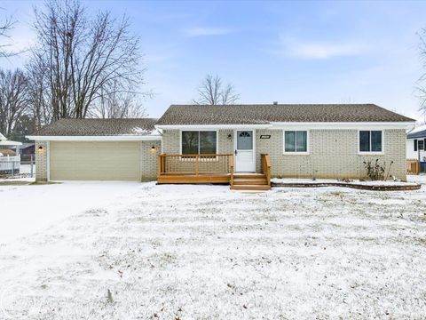 32065 Lakepoint Street Chesterfield Township MI 48047