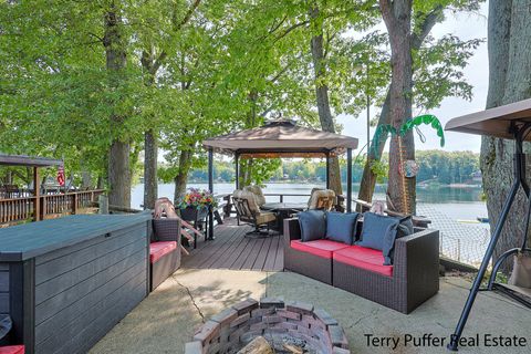 A home in SaubleTownship_Lake