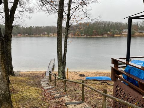 A home in SaubleTownship_Lake