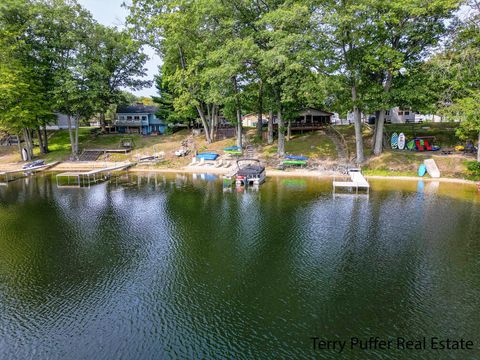 A home in SaubleTownship_Lake