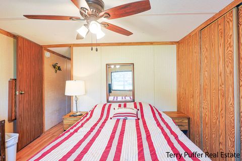 A home in SaubleTownship_Lake