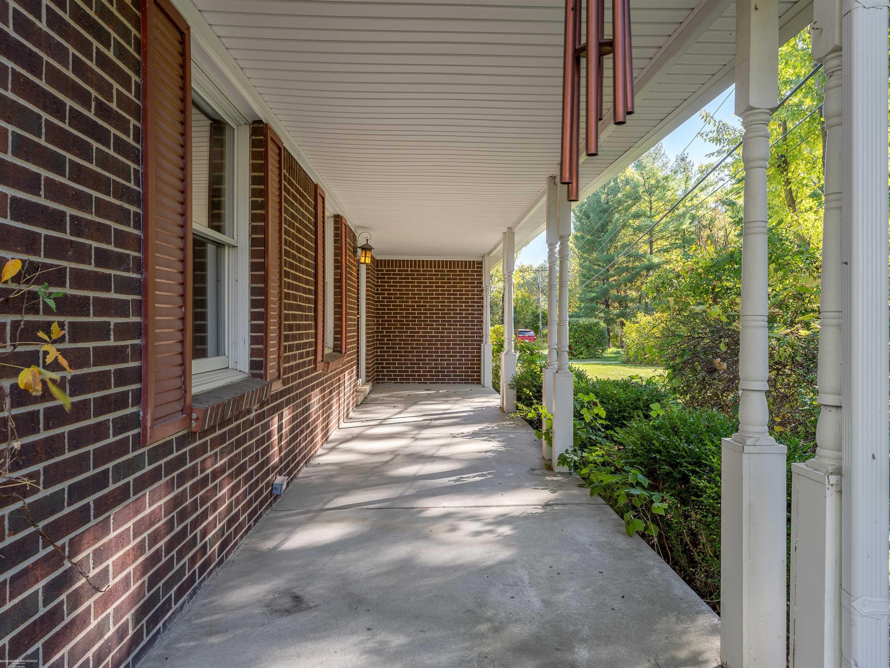 543 E Gunn Road