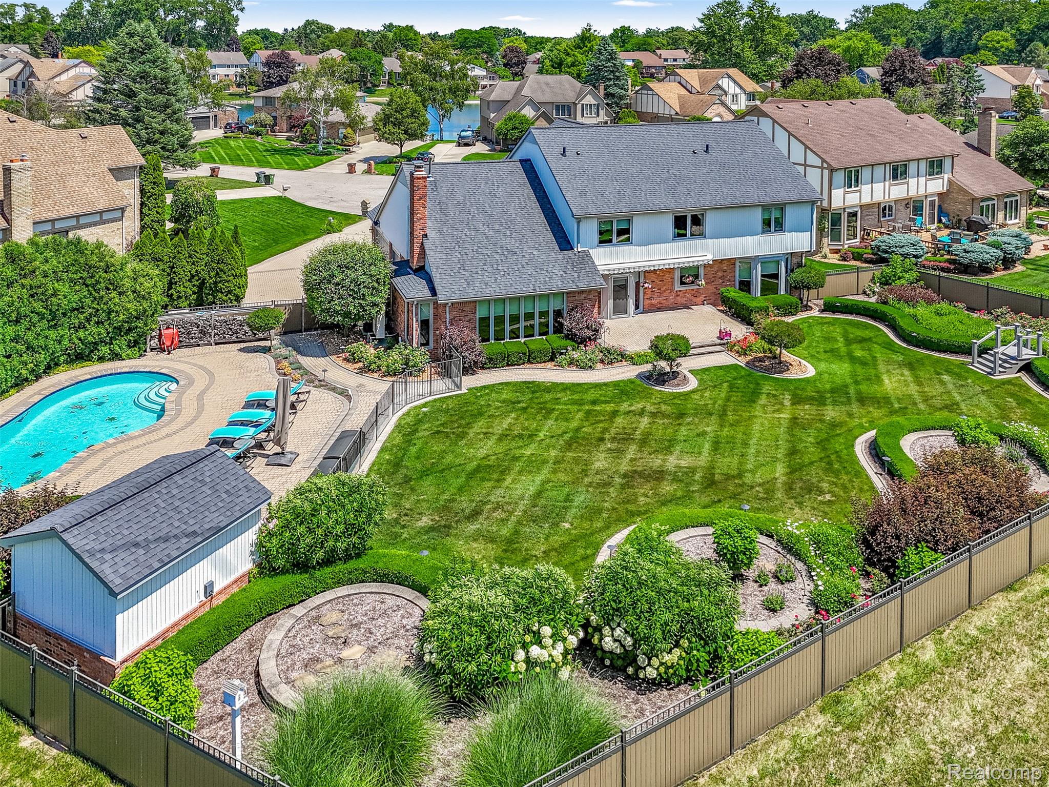 48367 Lake Valley Drive