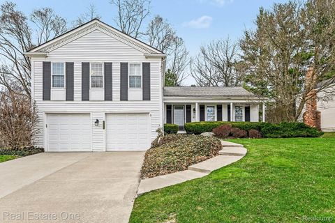 27940 White Plains Farmington Hills City MI 48331