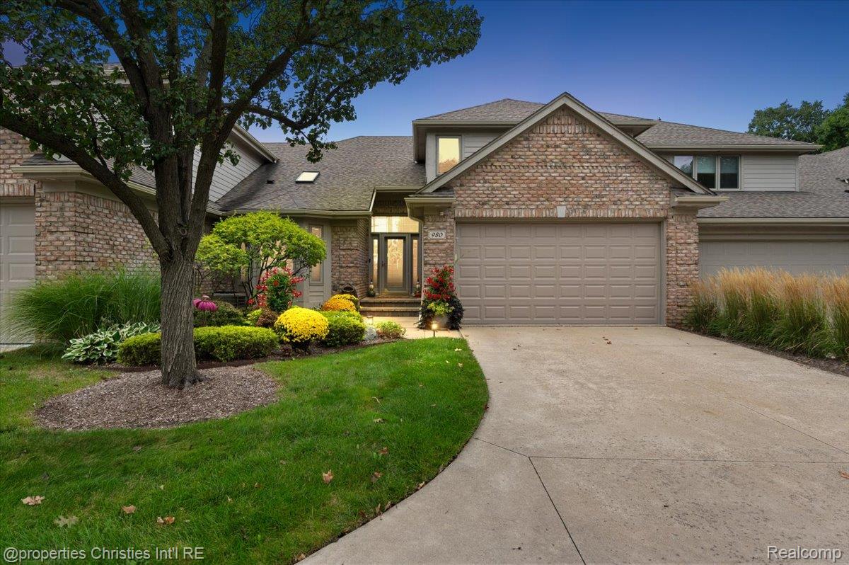 980 Sunset Drive