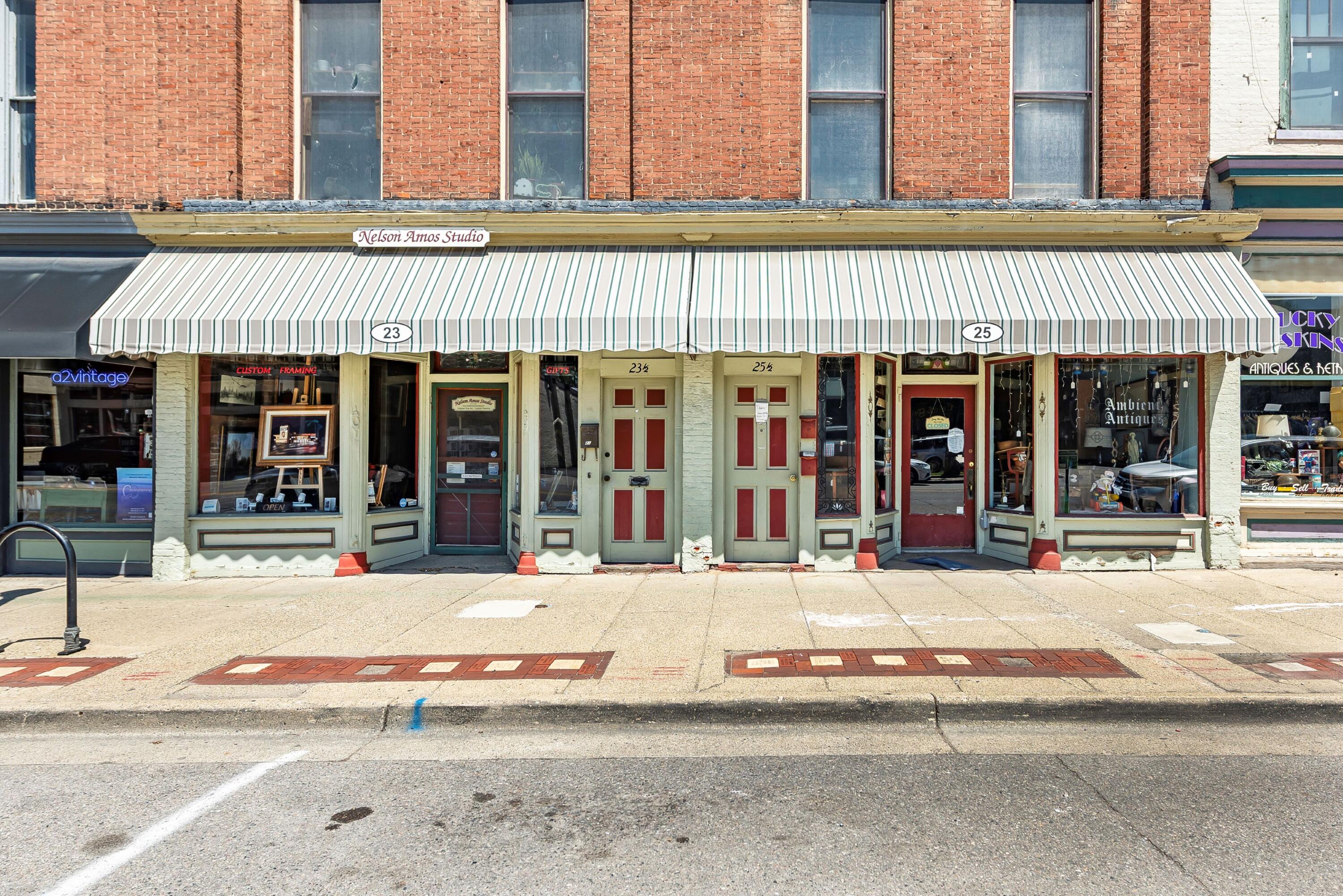 23/25 E Cross Street