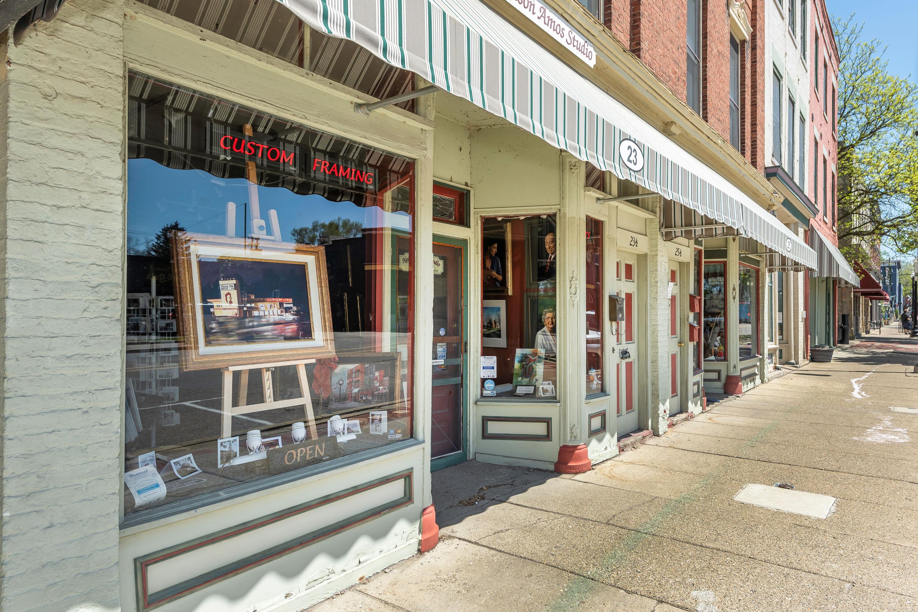 23/25 E Cross Street