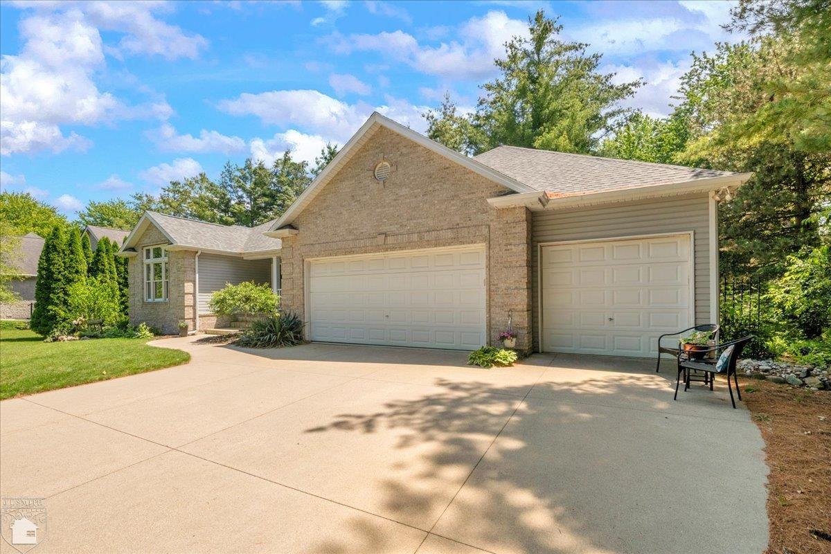 3079 Sandy Oaks Lane
