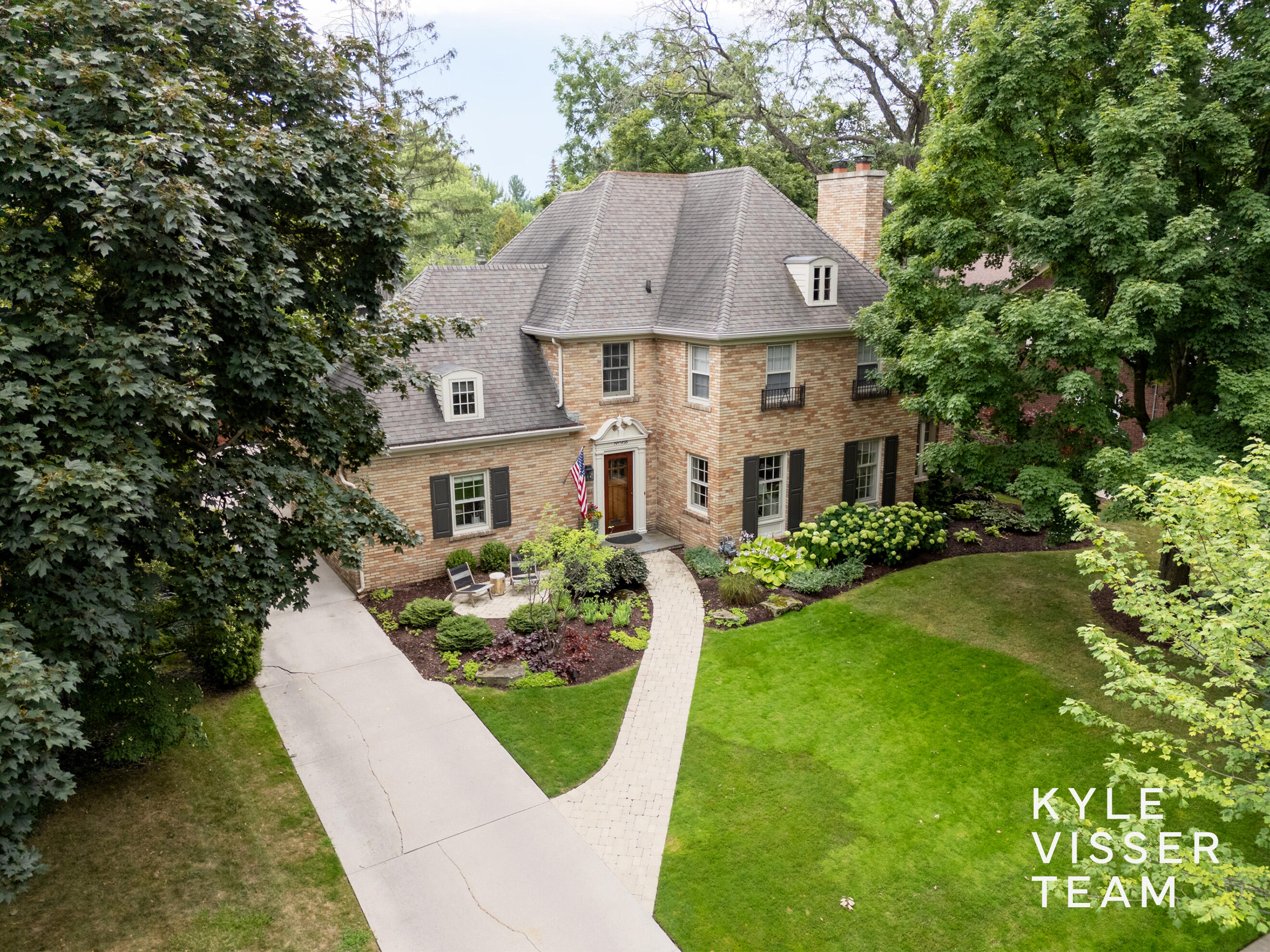 958 Pinecrest Avenue SE