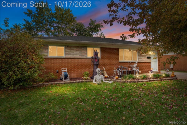 39120 POINCIANA DR, STERLING HEIGHTS, MI 48313 - Image f9eb755654b3c28a87c2e34fef61ee3f/2565923700
