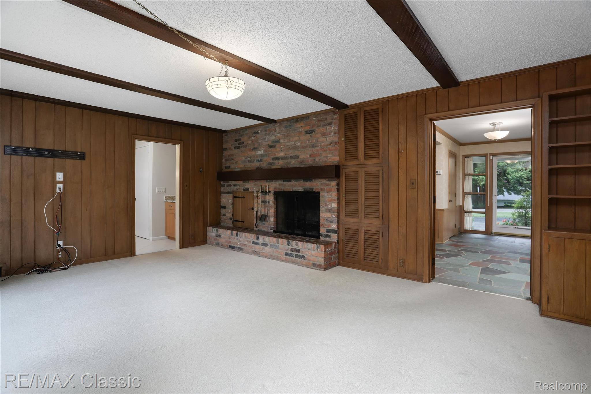 830 JONATHAN Lane