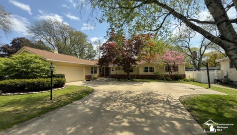 1566 Riverview Avenue Monroe City MI 48162