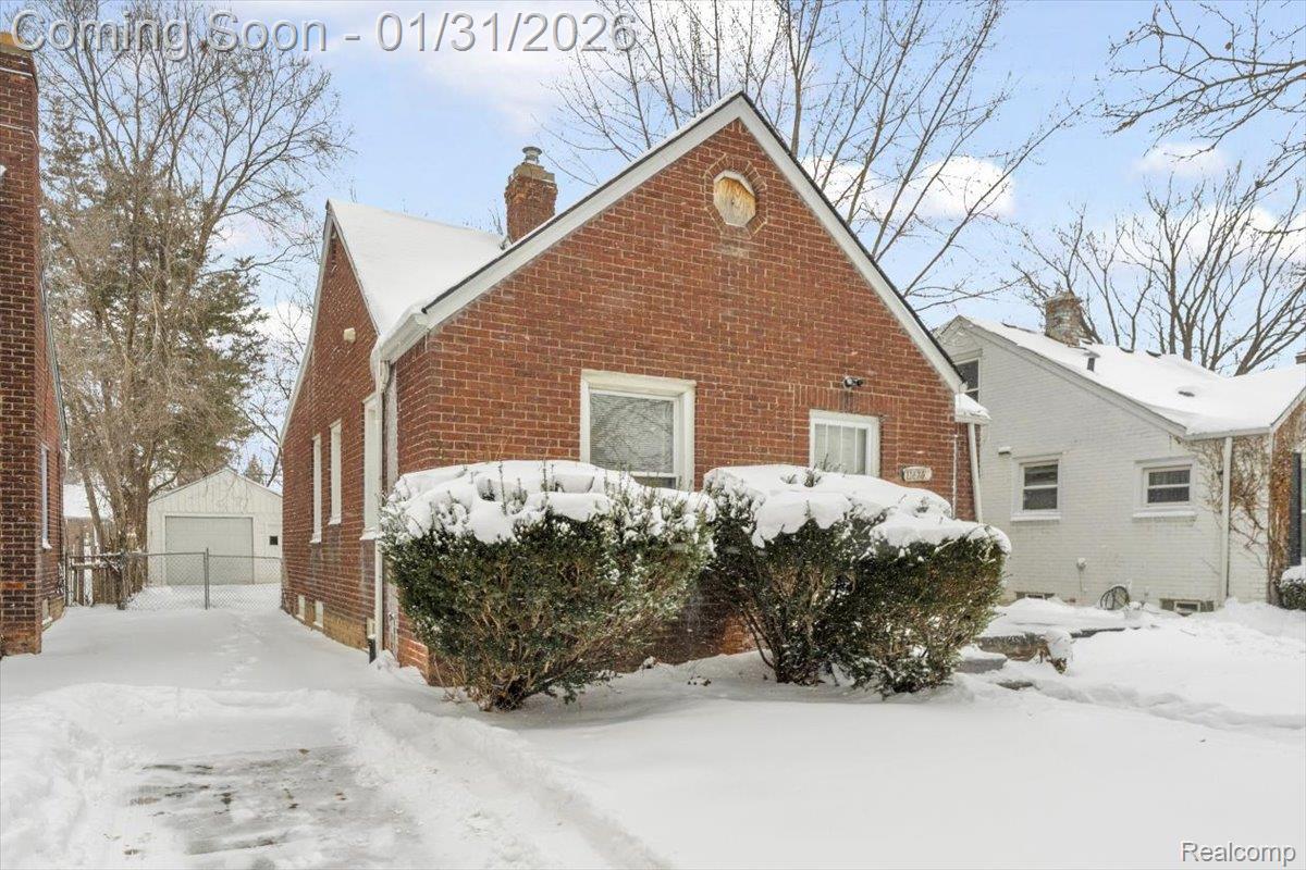 11475 Lakepointe Street