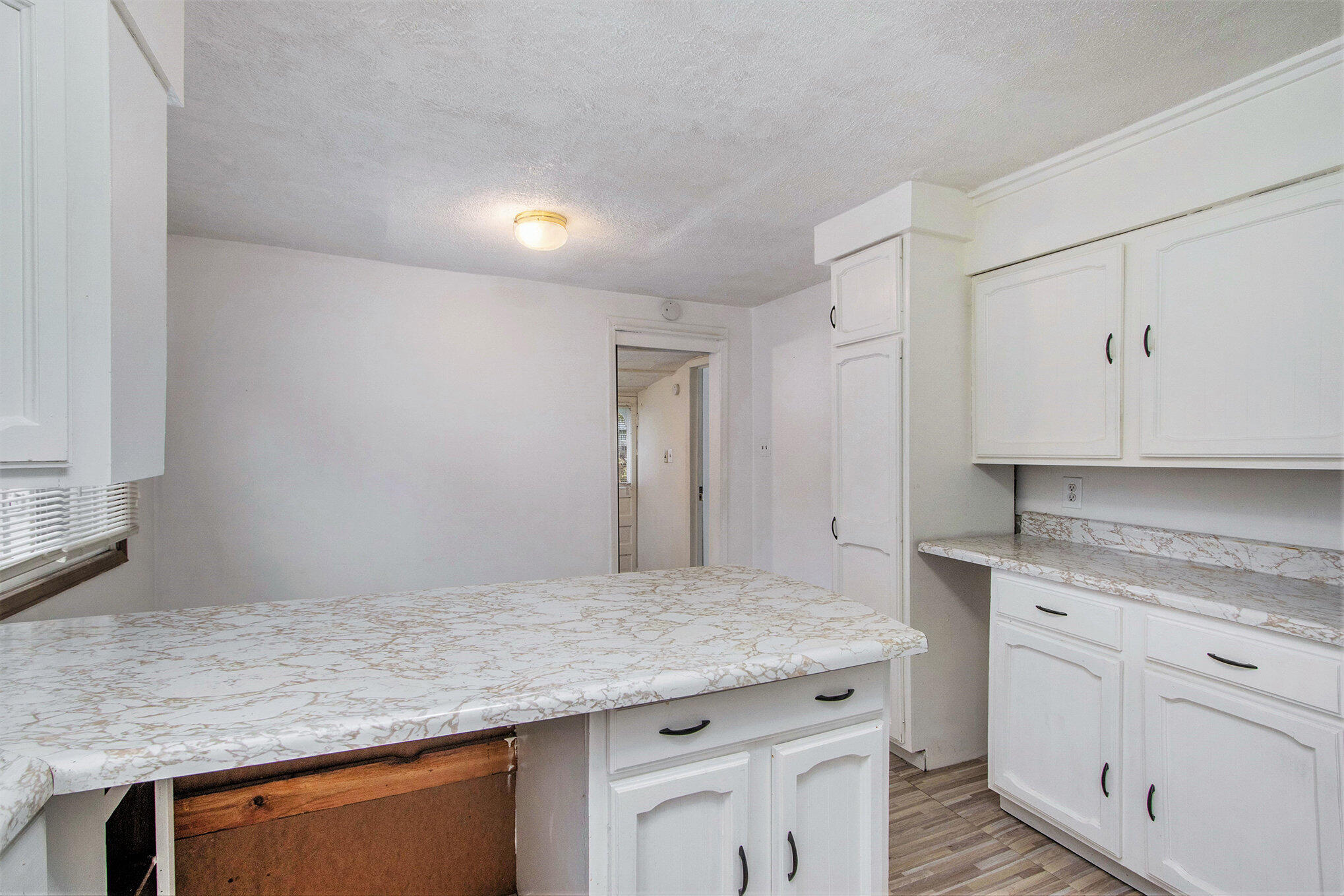 Kalamazoo Charter Township, Michigan 49048, United States, 2 Bedrooms Bedrooms, ,1 BathroomBathrooms,Residential,Active,224273