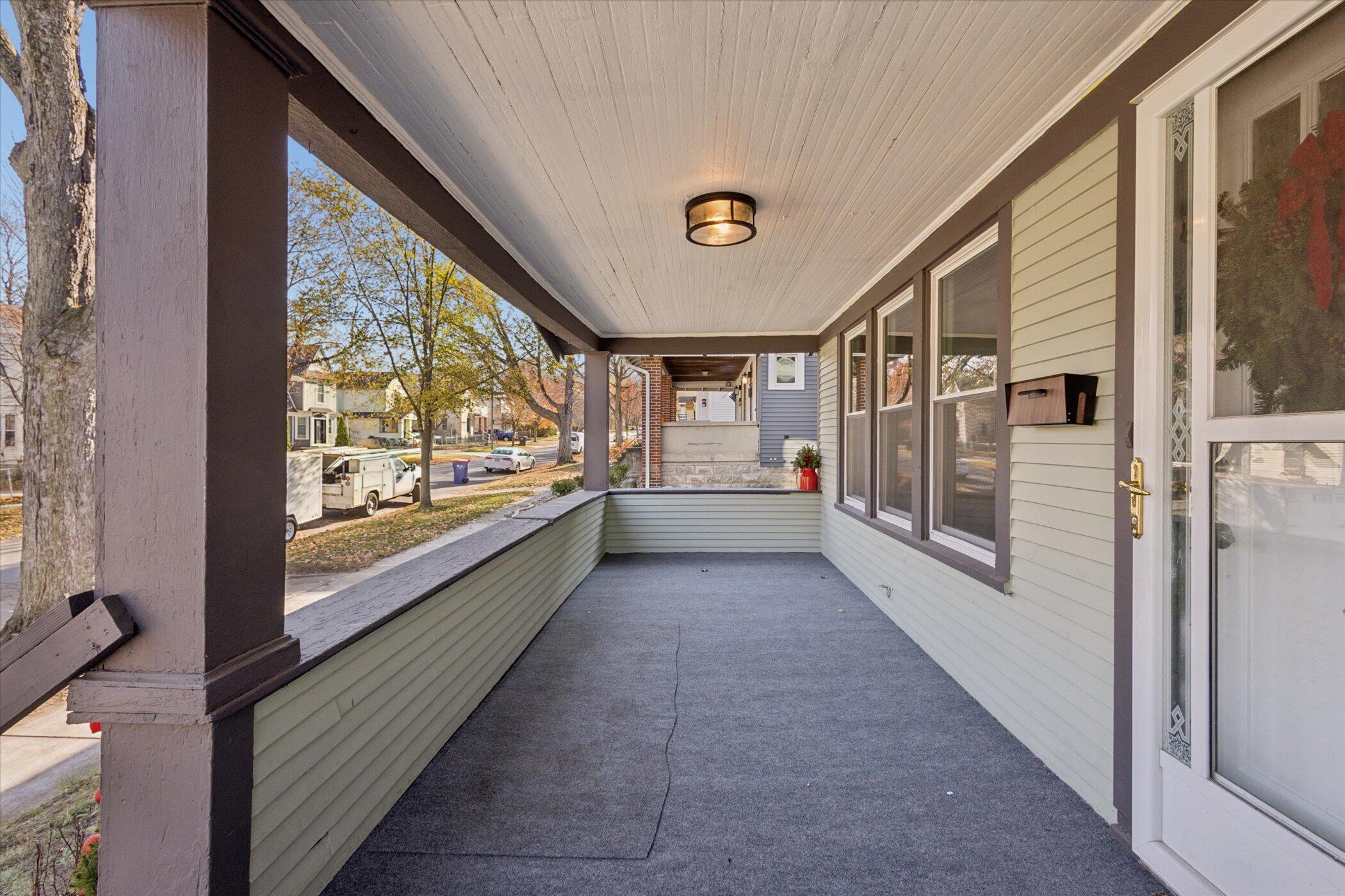 843 Clancy Avenue NE