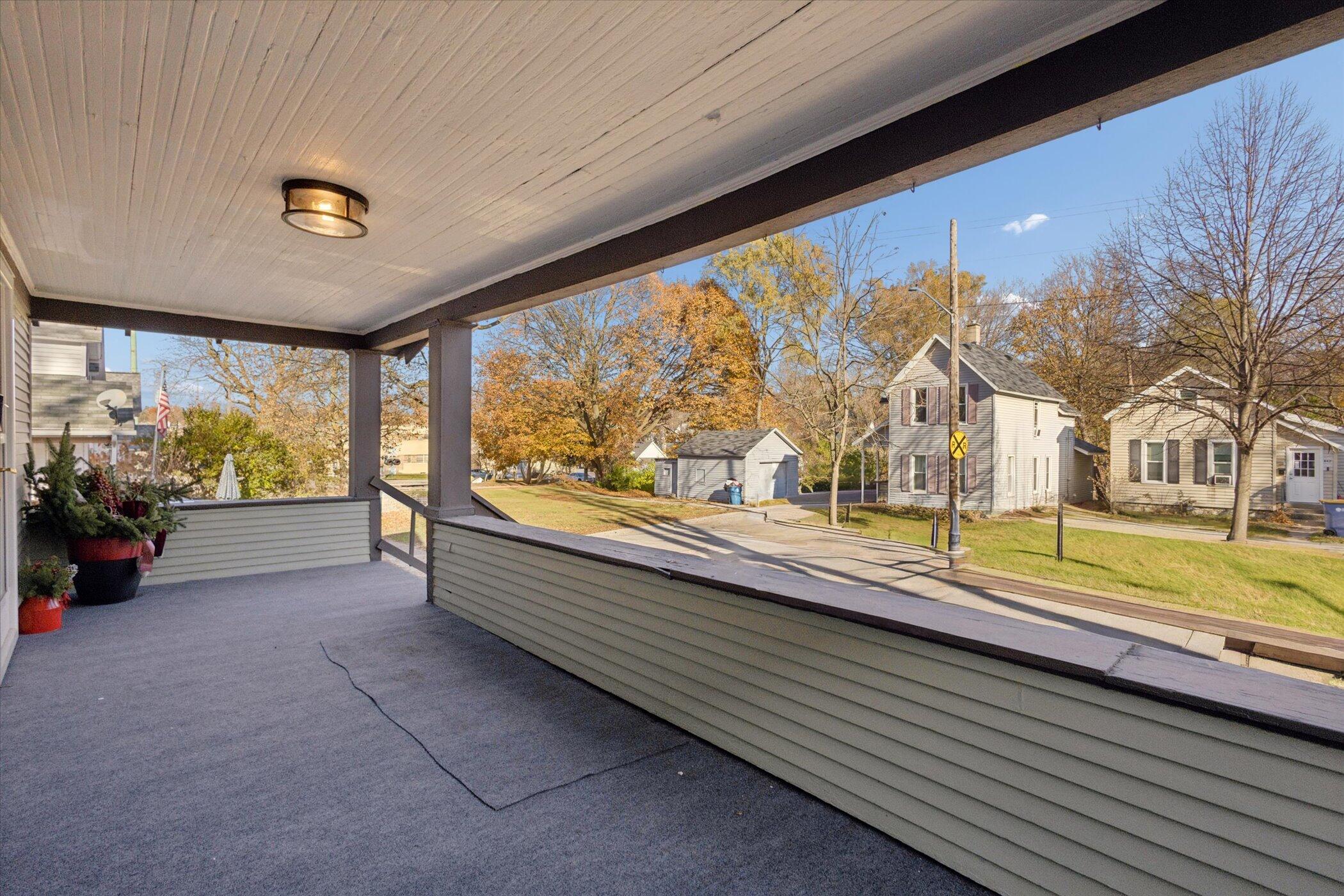 843 Clancy Avenue NE