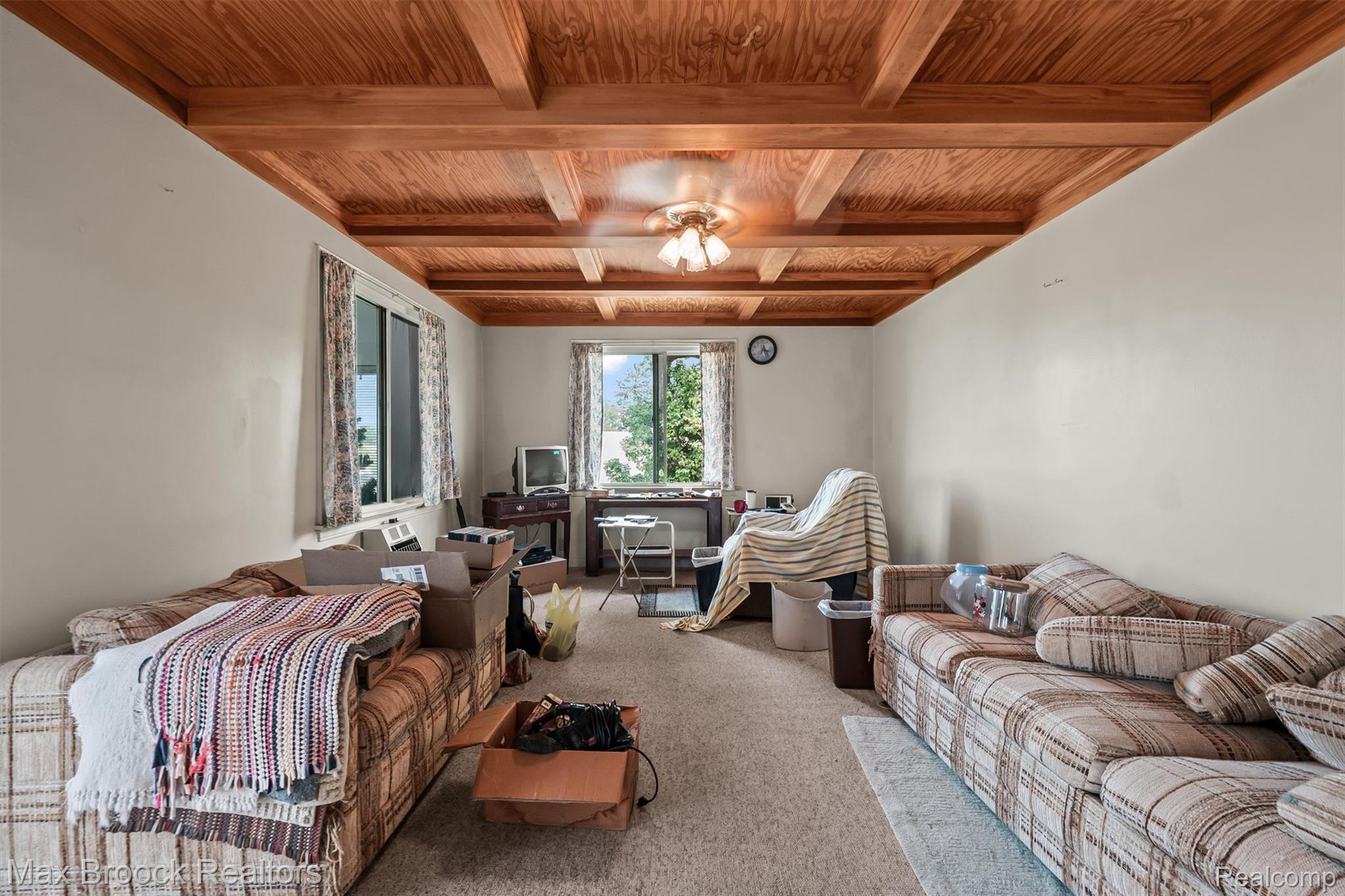 67 W Columbia Avenue