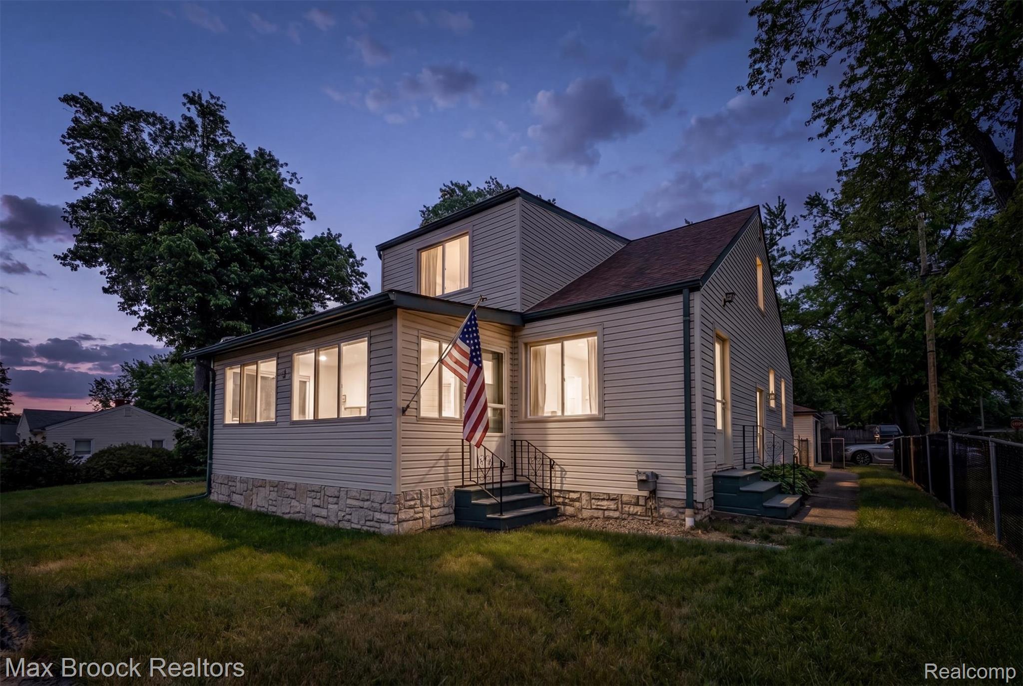 67 W Columbia Avenue