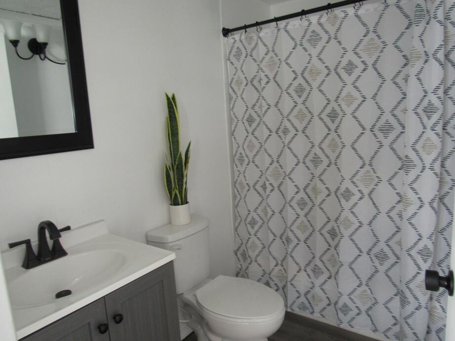 809 Washington Street