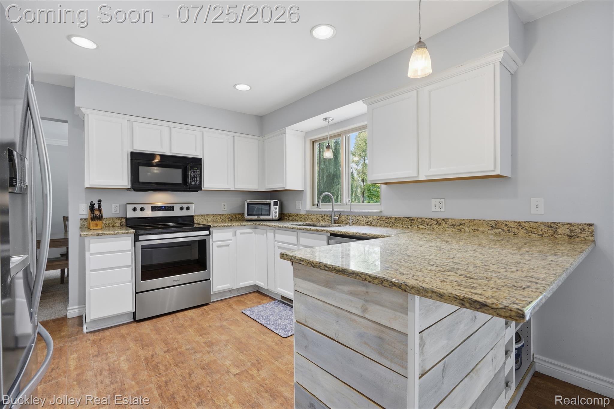 4851 Canyon Oaks Drive