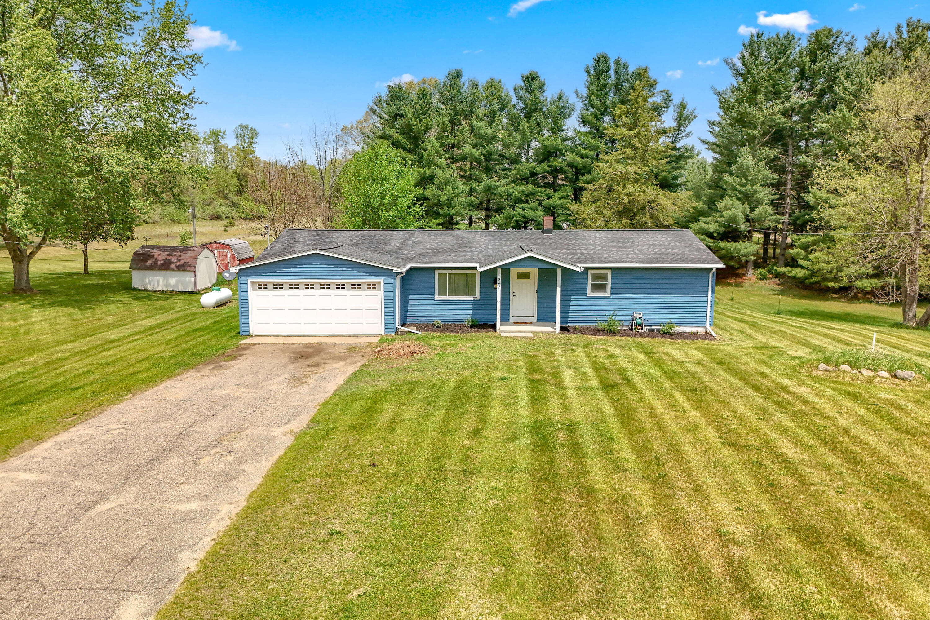 1240 E Hastings Lake Road