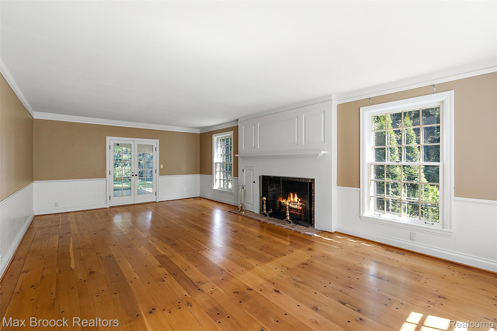 748 Waddington Street