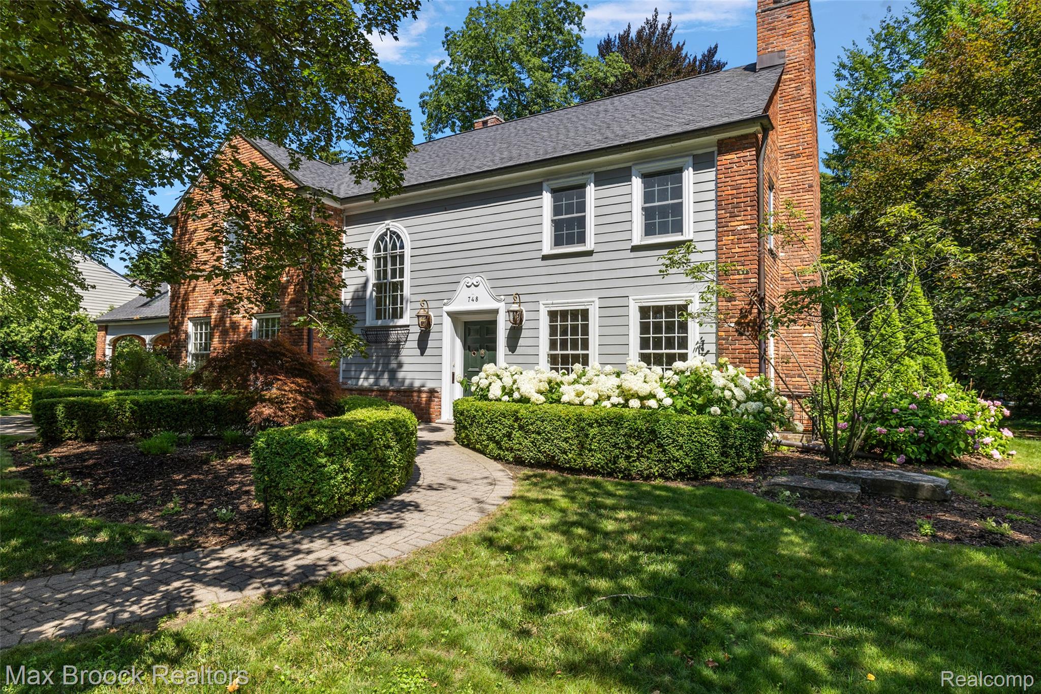 748 Waddington Street