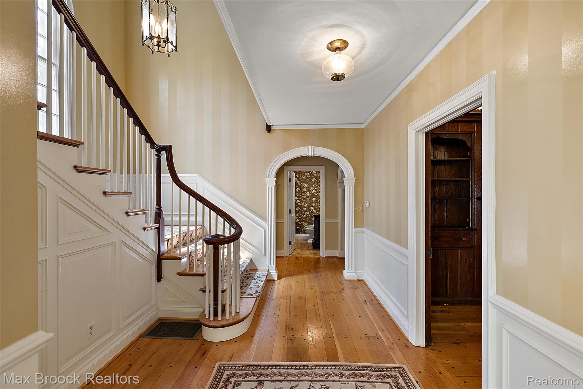 748 Waddington Street