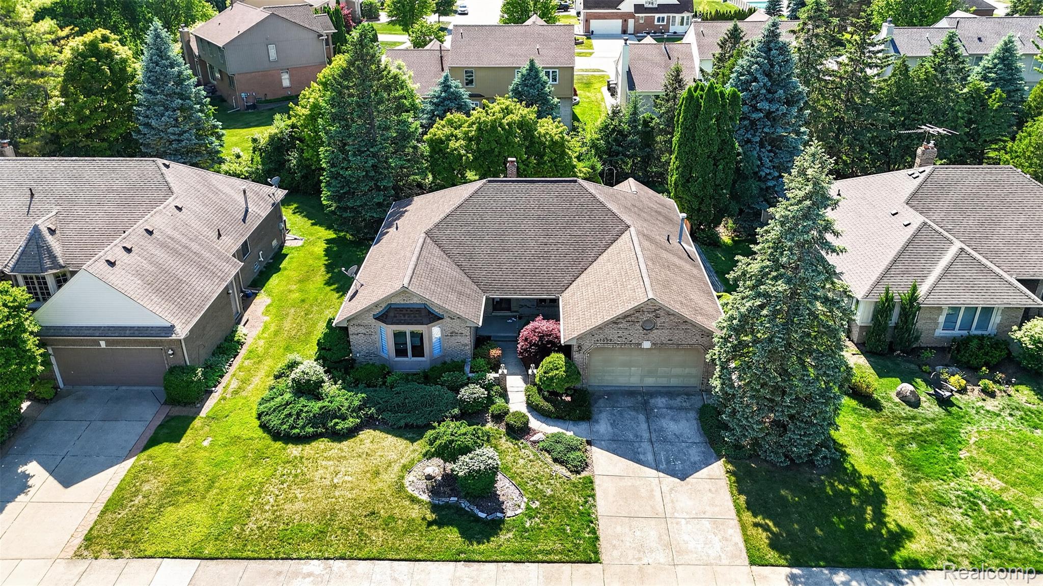 41599 Red Oak Drive