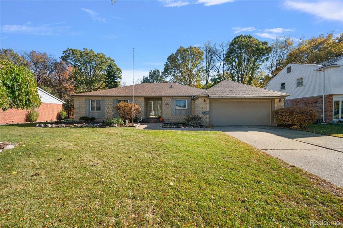 18406 Golfview Street