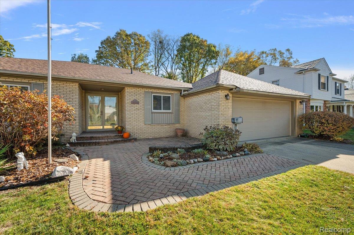 18406 Golfview Street