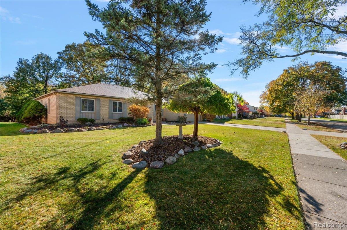 18406 Golfview Street