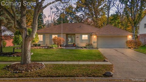 18406 Golfview Street Livonia City MI 48152