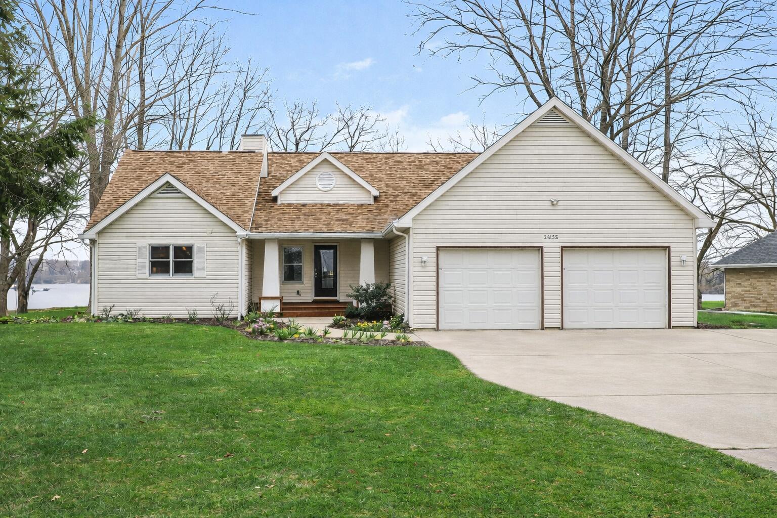 9895 Lakeview Drive