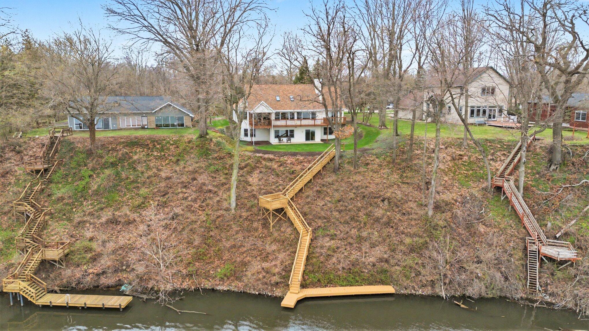 9895 Lakeview Drive