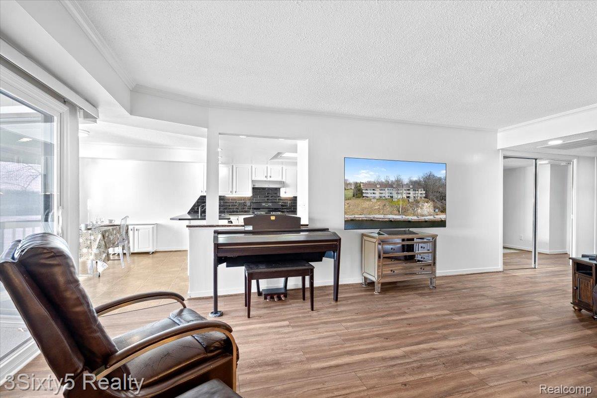 1731 Cliffs Landing 202