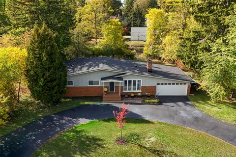 2622 Pine Ridge Road West Bloomfield Charter Township MI 48323