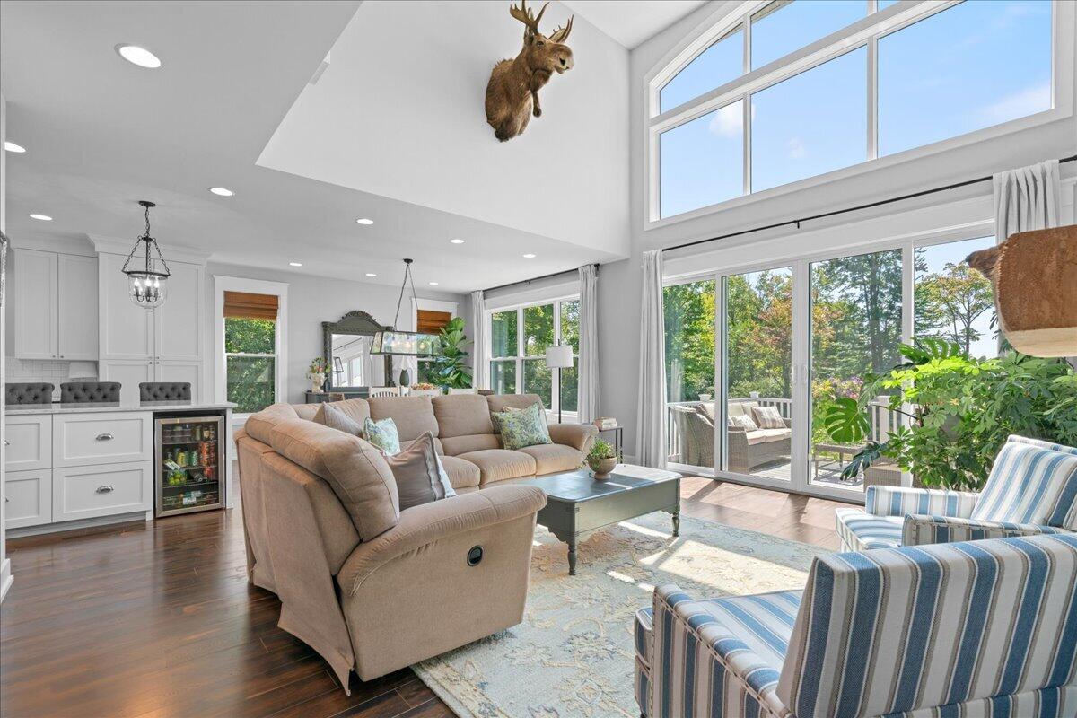 12355 Bayview Drive