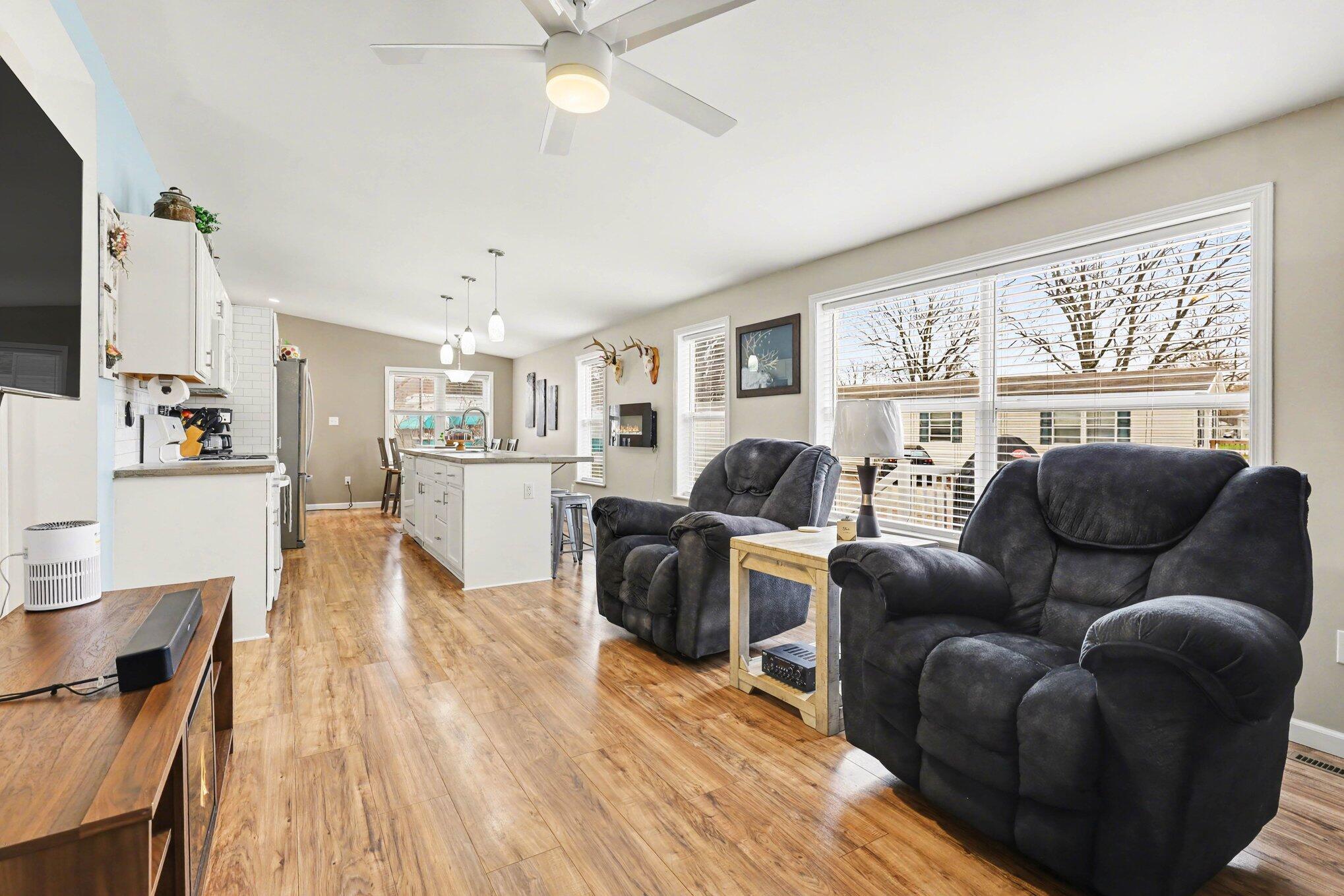 4595 Quebec Avenue SW