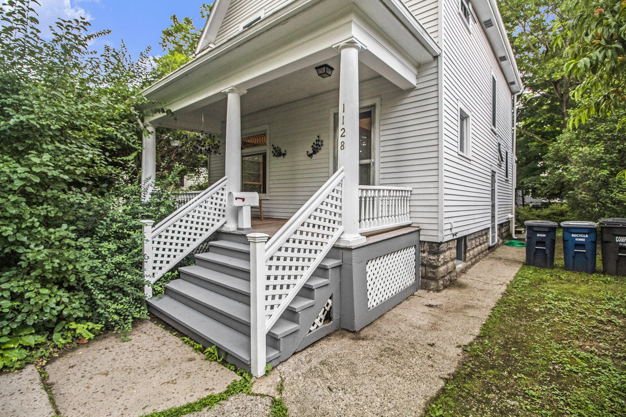 1128 Michigan Avenue