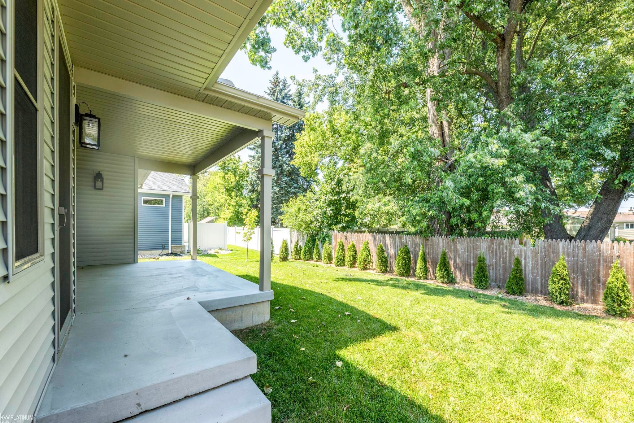 1211 Gator Avenue