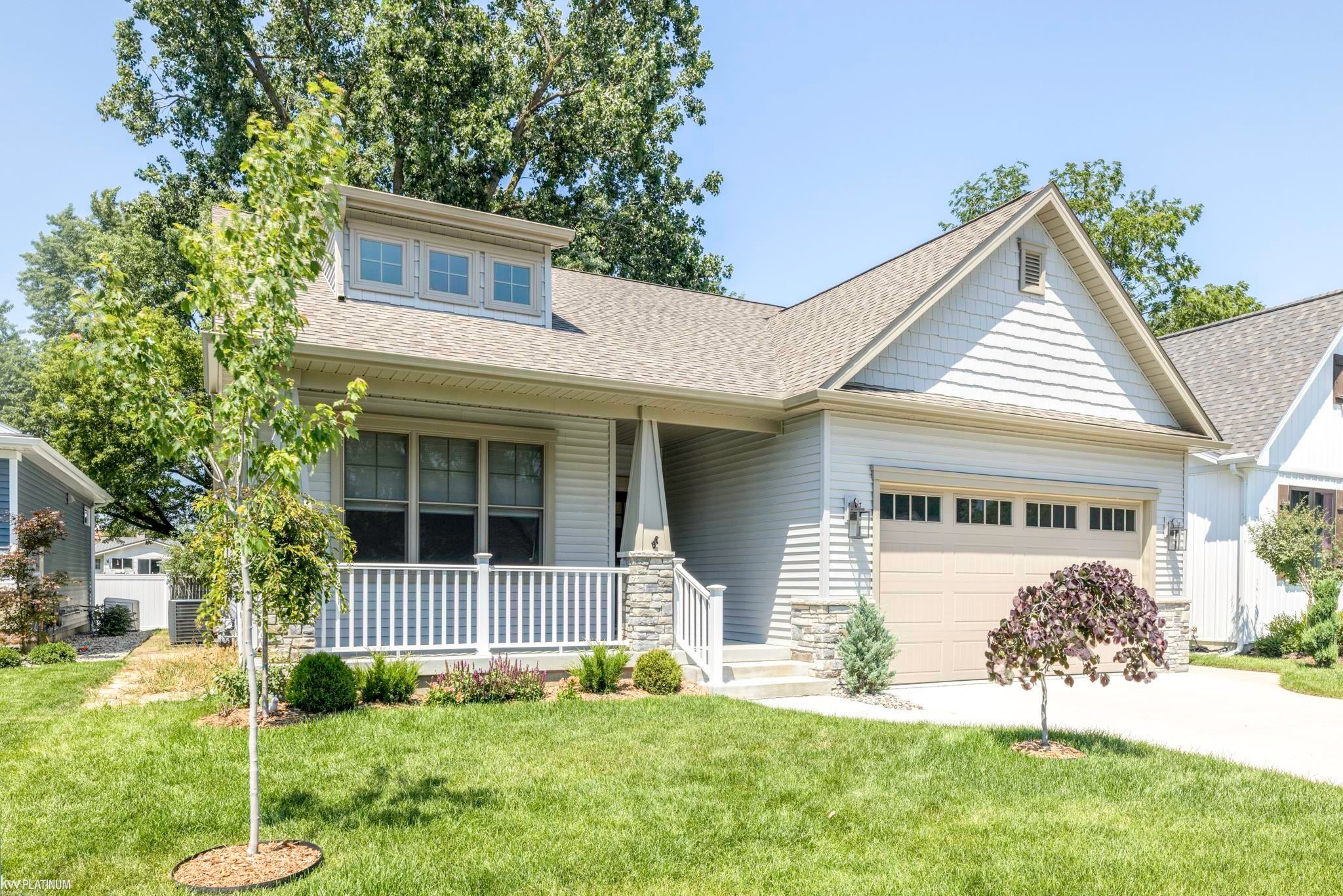 1211 Gator Avenue