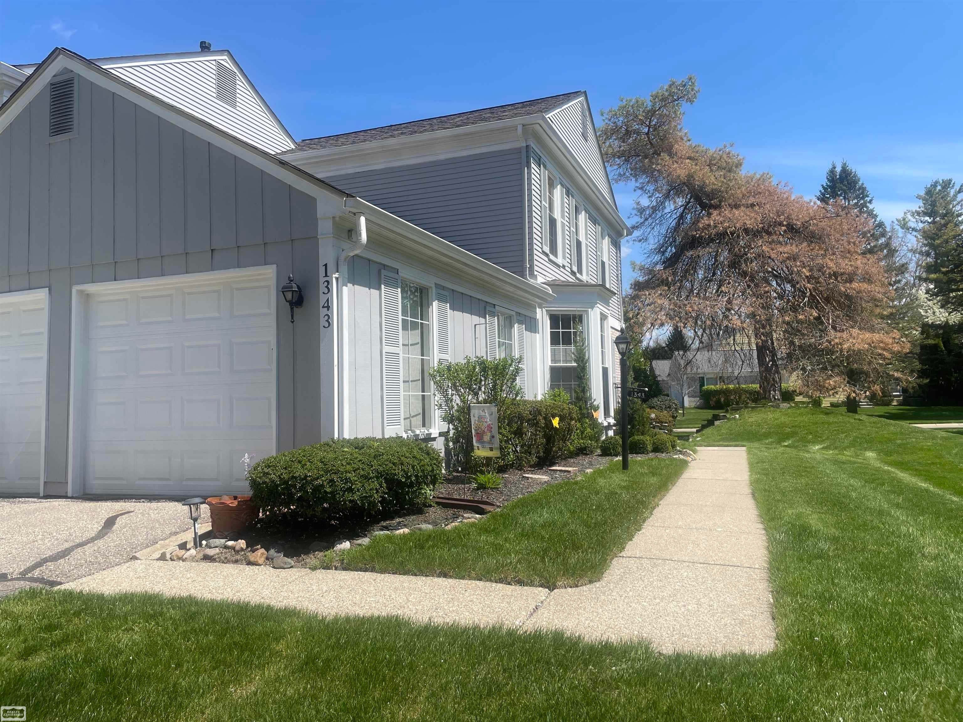 1343 Autumn Lane