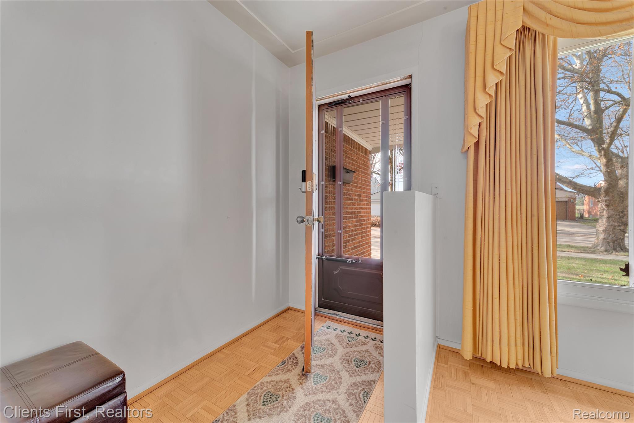 17586 Hillcrest Street