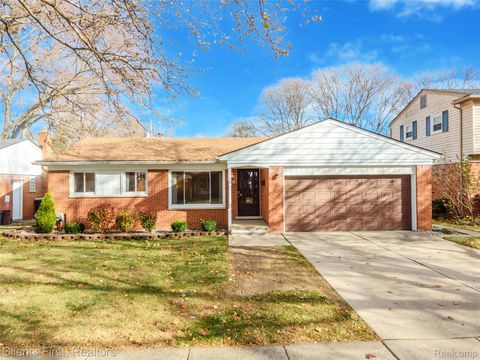 17586 Hillcrest Street Livonia City MI 48152