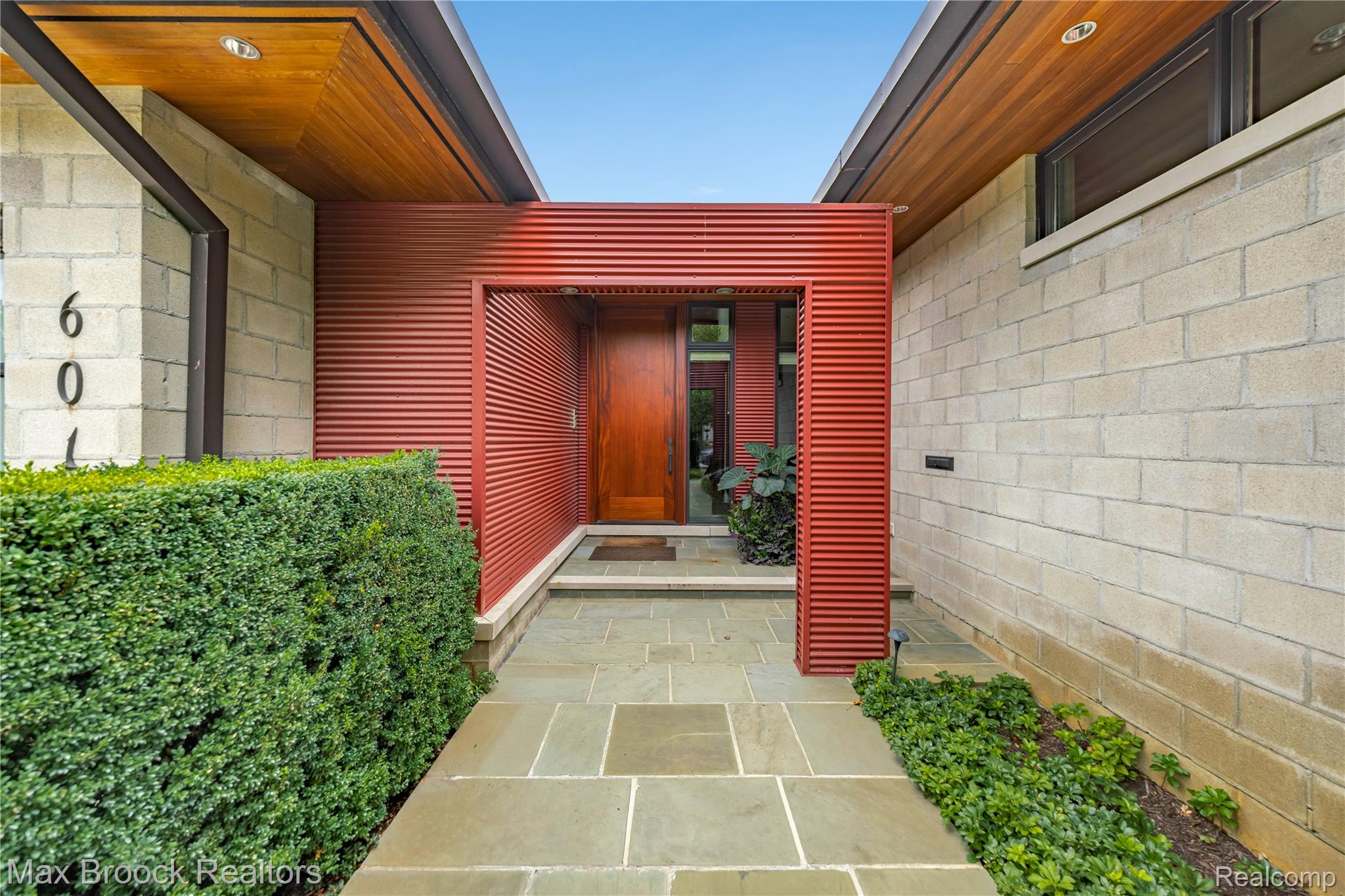 601 Dewey Street